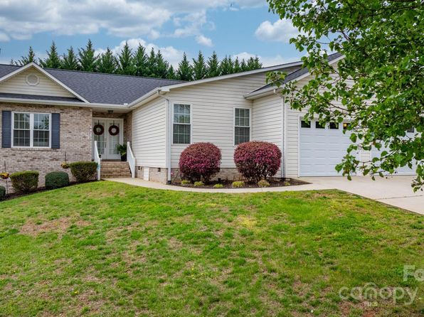 108 Whitehall Ln, Hudson, NC 28638