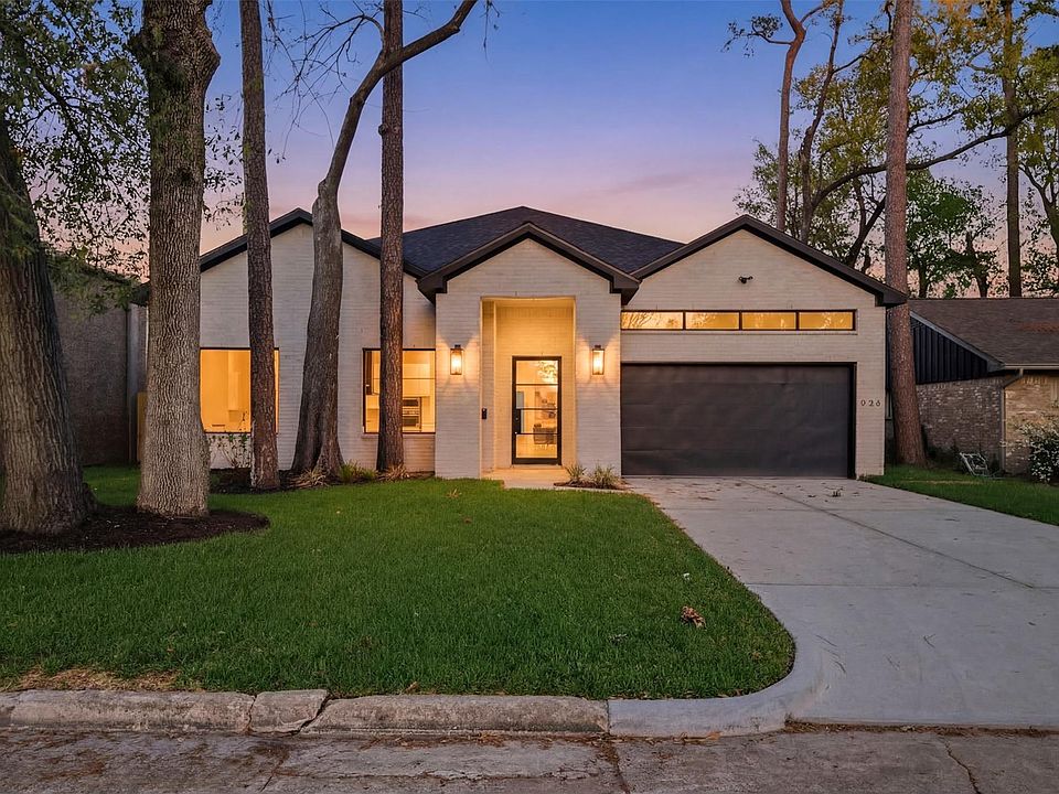 1st image of 934 Autumn Oaks Dr