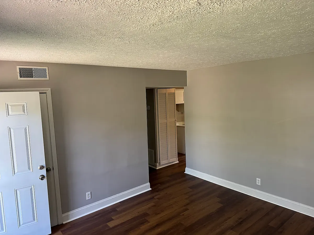 Building Photo - 4622 Silverleaf Dr