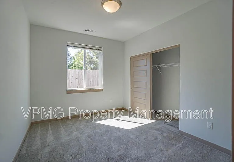 13801 NE 33rd Cir — Photo 20