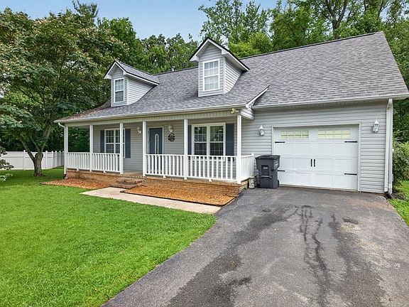 3rd image of 1187 Blaine Ave