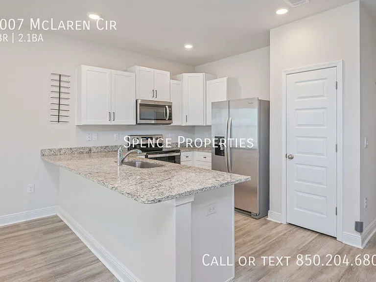 1007 McLaren Cir — Photo 12
