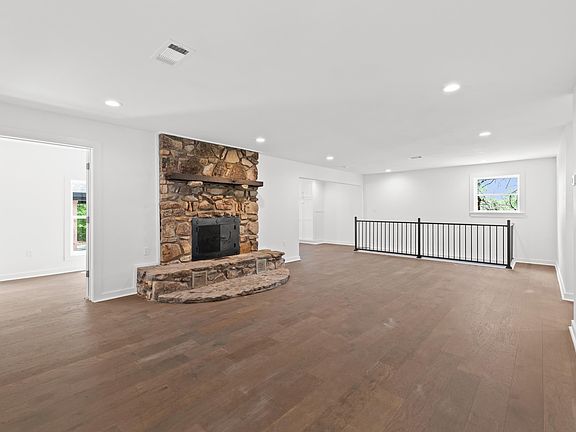 5th image of 3237 College Ave