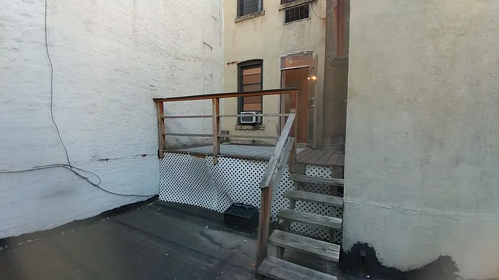 Rented by Downtown Mgt & Realty LLC | media 5