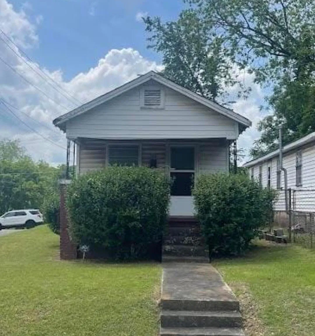 2 bed, 756 sqft, $1,200 — Photo 1