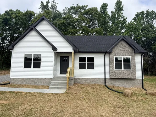 404 Leigh Anna Cir, Lafayette, TN 37083