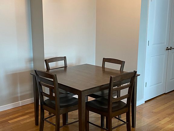 3rd image of 863 Flynn St APT 201