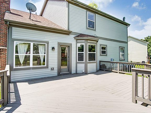 5th image of 748 Stewart Ct