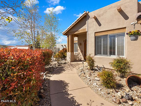 3rd image of 863 Whispering Oak Dr