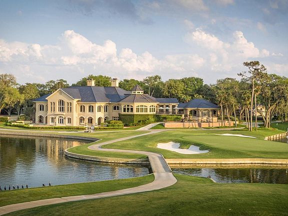 #18 Golf Course and Club House