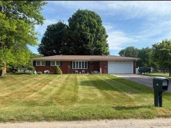 723 Sunflower Dr, Chesaning, MI 48616