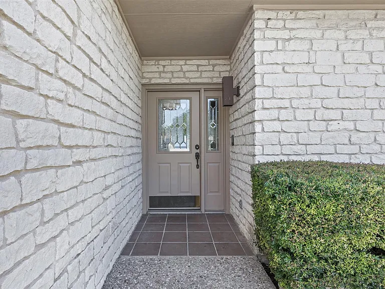 114 Paragon Ct — Photo 4