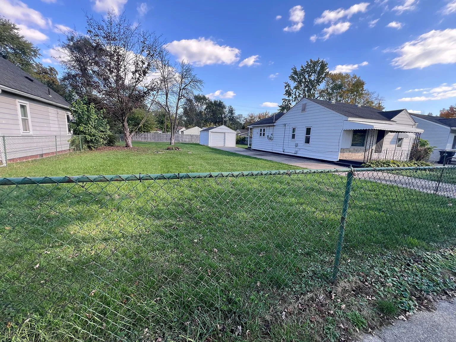 3 bed, 1150 sqft, $1,550 — Photo 2