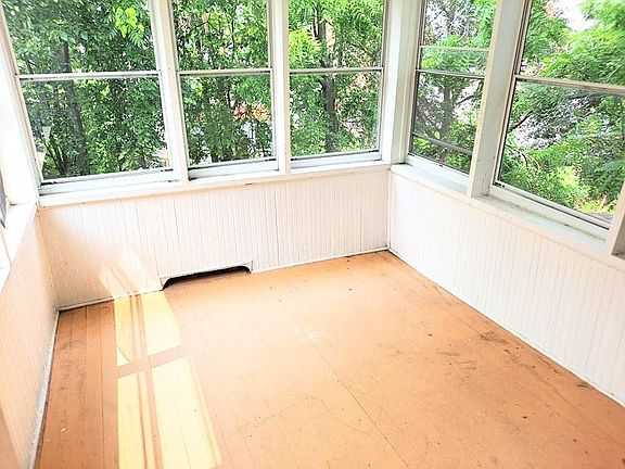 4th image of 109 Carlisle St APT 2