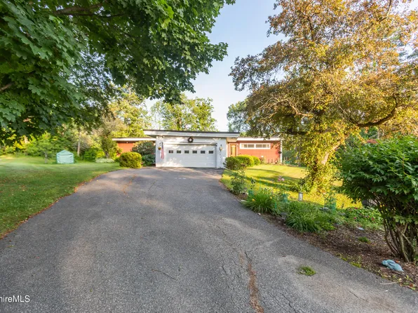 62 Braeburn Rd, Dalton, MA 01226