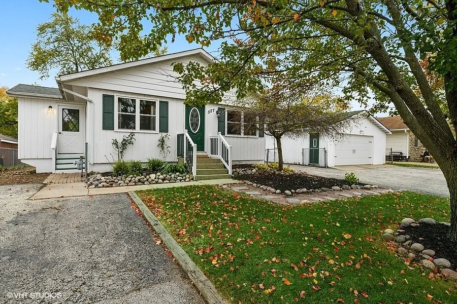 527 Redwing Dr photo 1