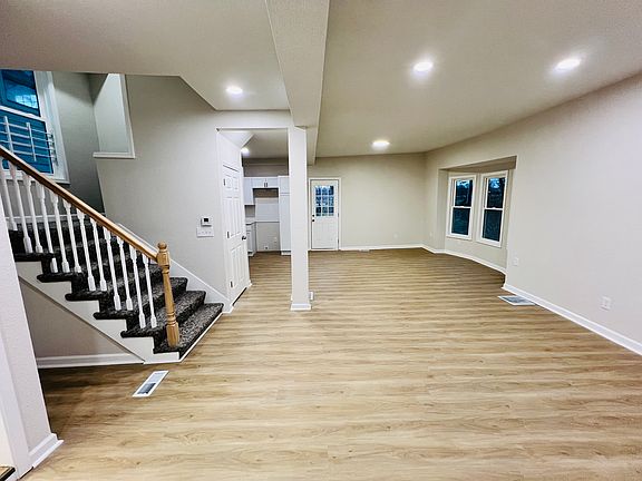 3rd image of 3029 Woodland Ave