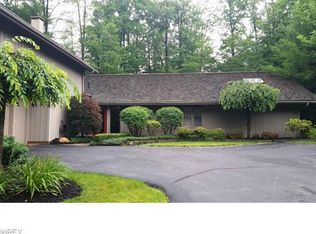 390 Cardinal Ct, Aurora, OH 44202