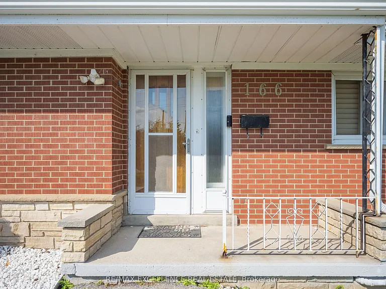 166 McLaughlin Rd S — Photo 5
