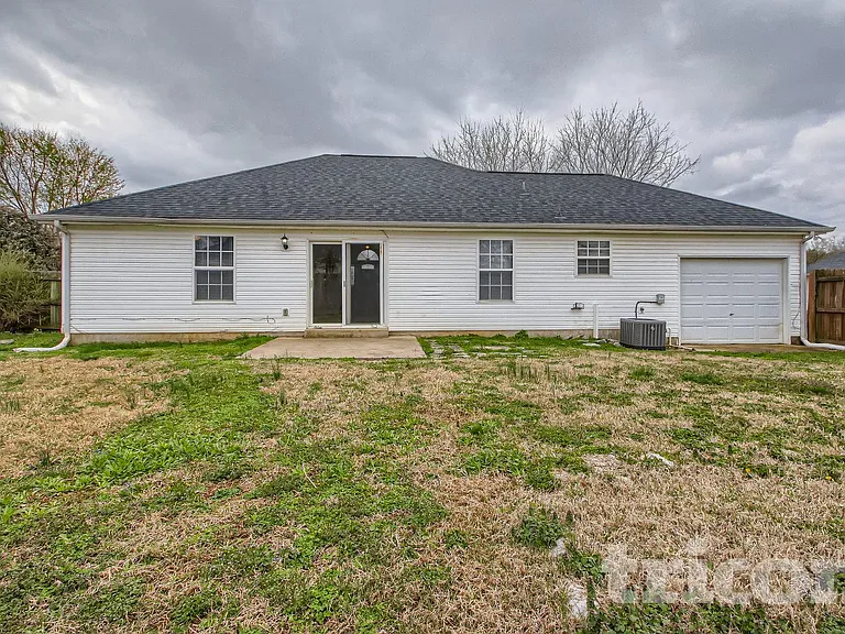 128 Royal Garden Dr — Photo 8