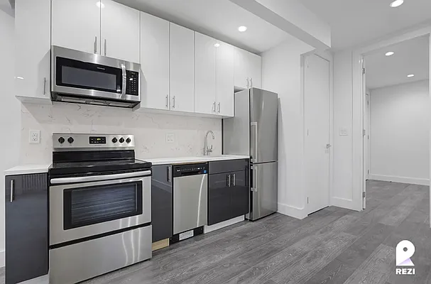 Rented by REZI | media 2