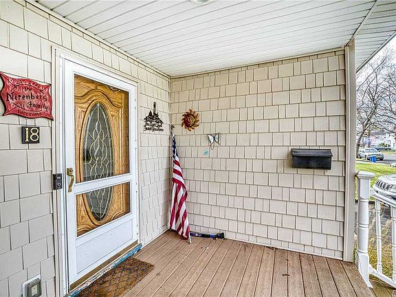 4th image of 18 Sycamore St