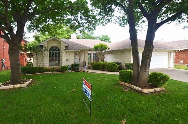 1st image of 4805 Barberry Dr