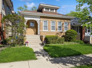 1042 Mapleton Ave, Oak Park, IL 60302