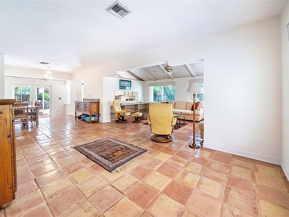 5th image of 2330 Tequesta Ln