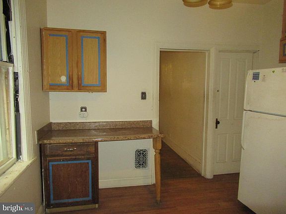 4th image of 1525 Penn St