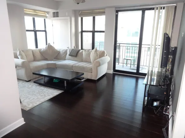 451 W Huron St Unit 1012, Chicago, IL 60654