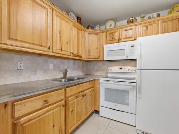 480 Horizons W #208, Boynton Beach, FL 33435