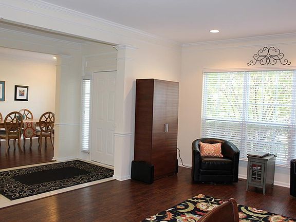 2nd image of 460 Bluebird Dr