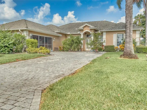 422 NW Dover Court, Port St Lucie, FL 34983
