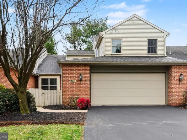 104 Cambridge Dr, Hershey, PA 17033