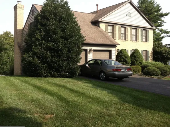20317 Highland Hall Dr, Montgomery Village, MD 20886