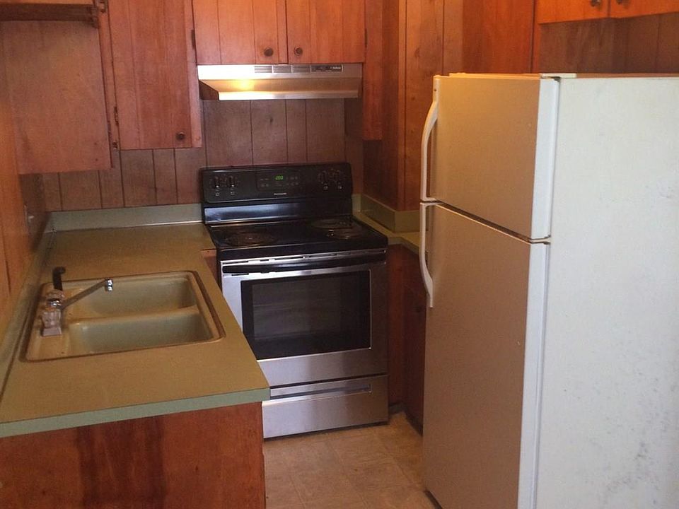 2nd image of 7520 Pell St