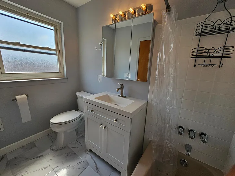 678 Bloomfield Ave #678 — Photo 13