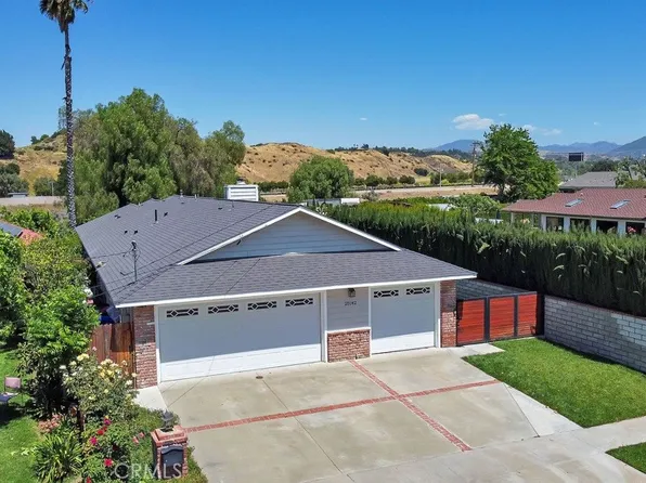 25142 Walnut St, Santa Clarita, CA 91321