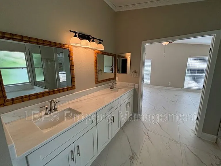 1028 Kerwood Cir — Photo 22