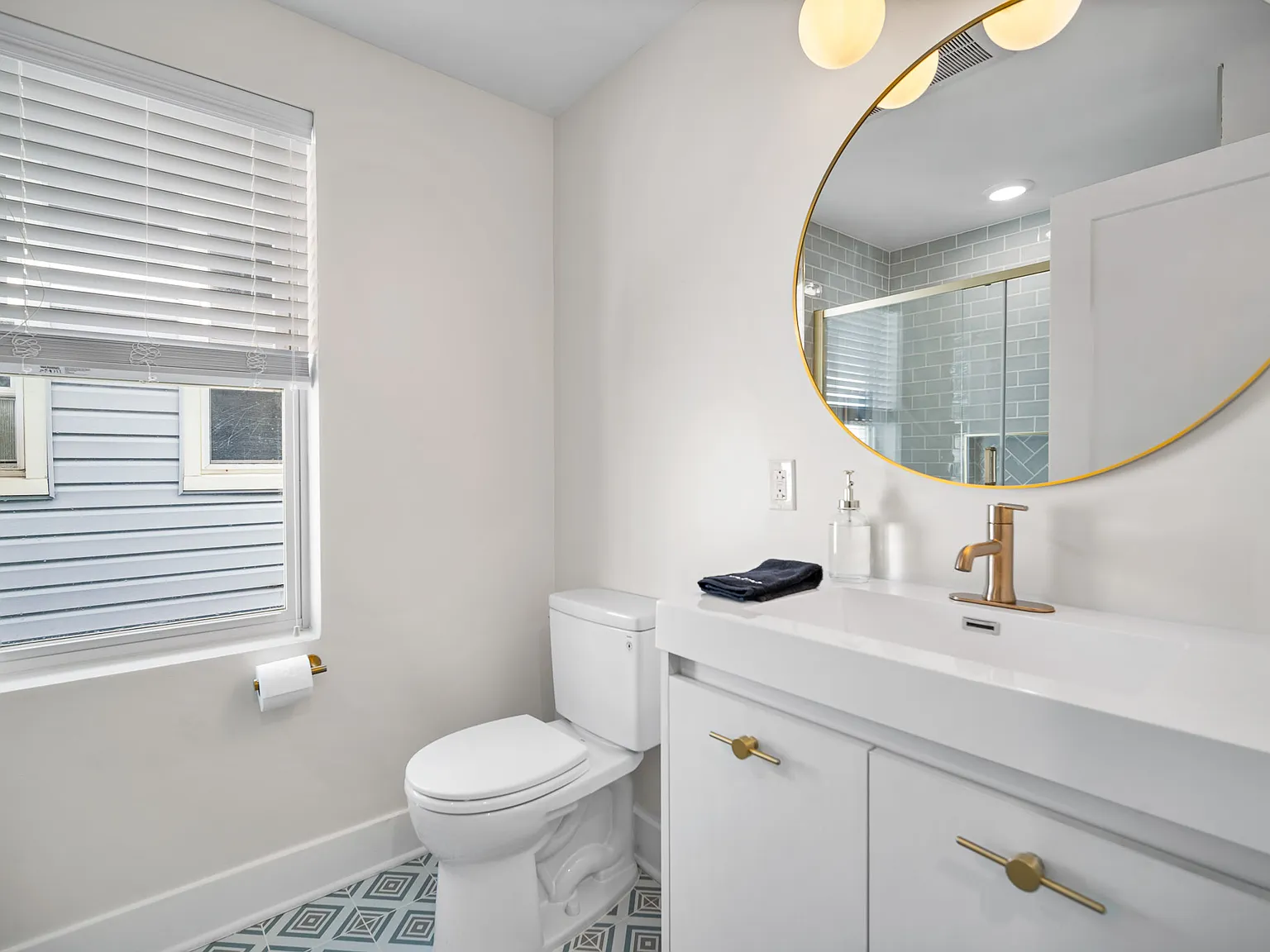 2 bed, $1,800 — Photo 3