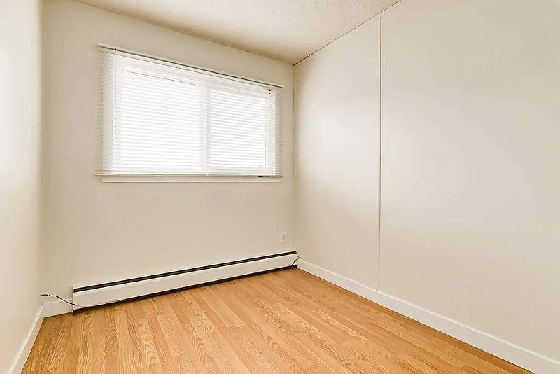 Edmonton Apartment for rent - 2 Bedrooms — photo 34