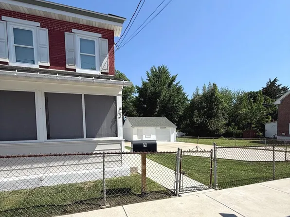 5 3rd St, Upland, PA 19015