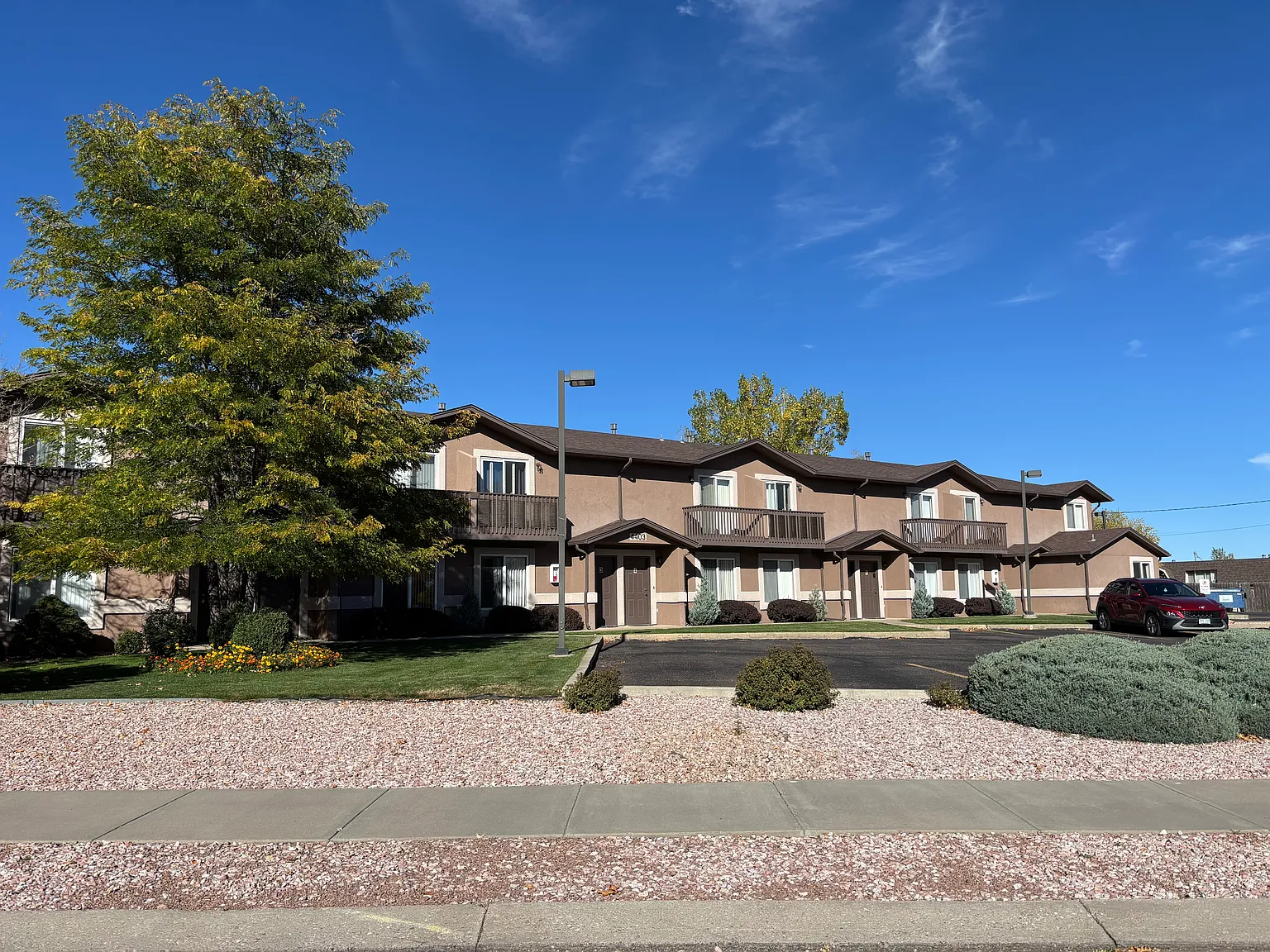 2 bed, 1.5 bath, 1000 sqft, $1,450 — Photo 2