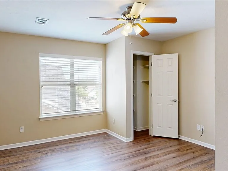 1724 Boardwalk Ct — Photo 25