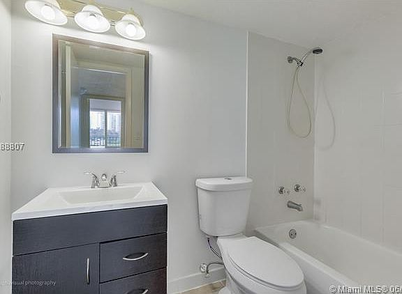 4th image of 200 Leslie Dr APT 306