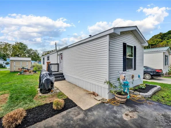 2018 Hemstreet Rd, East Aurora, NY 14052