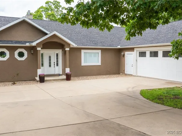 100 Quiet Meadows Ct, Linn Creek, MO 65052