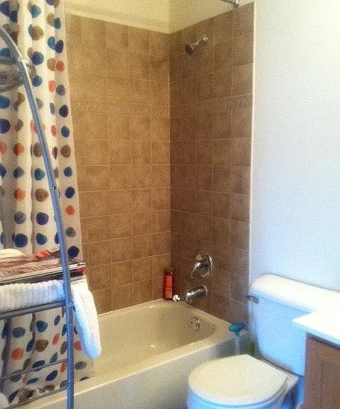 2416 E Boston St — Photo 12