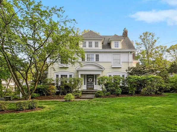 326 W End Ave, Ridgewood, NJ 07450